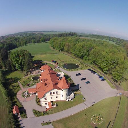 Zajazd Zlota Iglica Pogrzebien Exterior foto